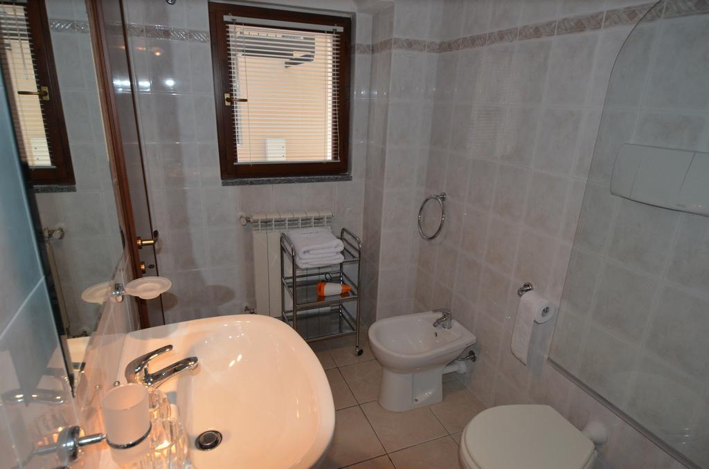 Lake Como View Apartement Allegro Acquaseria Phòng bức ảnh